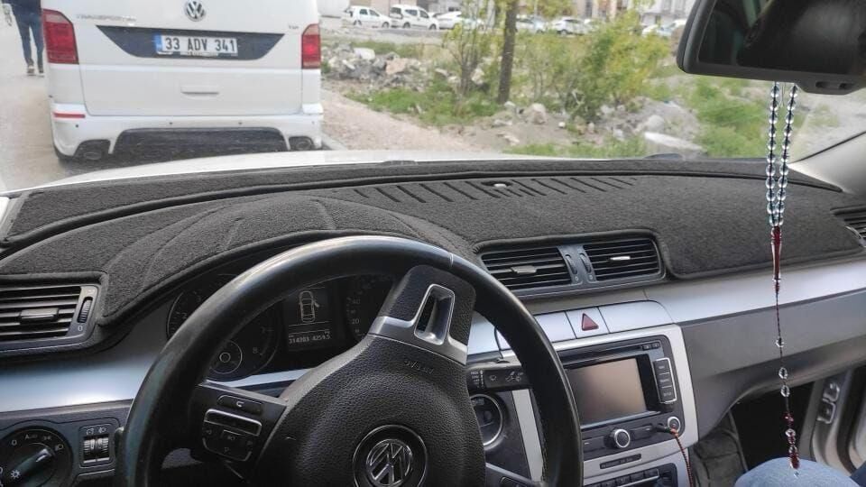 Volkswagen Passat B6-B7 Torpido Koruması Kırmızı 2007-2012 Modellerine Uygun