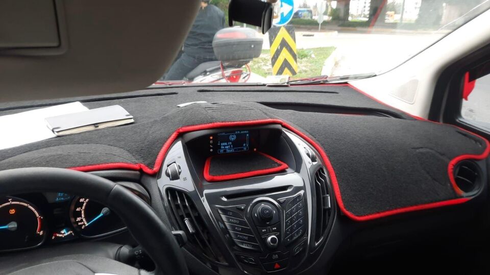 Torpido Koruyucu Courier Titanium (küçük ekran) (2013+) 26-025