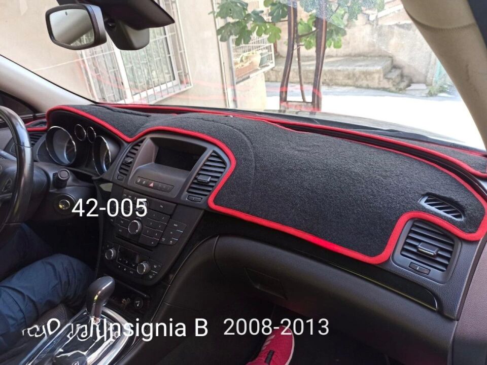 Opel Insignia Torpido Koruması Siyah 2008-2013 Modellerine Uygun Torpido Halısı